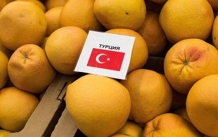 Кабмин снял ограничения на поставки продуктов из Турции