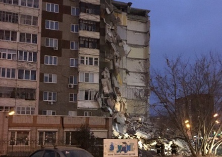 СМИ сообщили об обнаружении погибшего после обрушения дома в Ижевске
