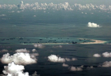 Китайские комплексы ПВО появились на спорном острове в Южно-Китайском море