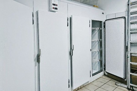 В Сургуте продавцы «Пятёрочки» заперли подростка в холодильнике