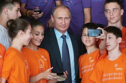 Владимир Путин создал Российское движение школьников