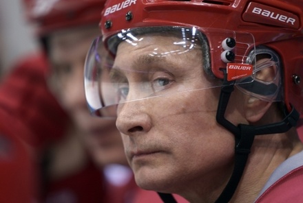 Владимир Путин поручил сделать хоккей в России спортом номер один