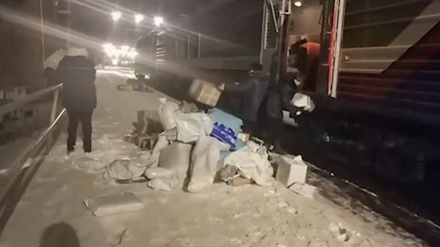 «Почта России» начала проверку после появления видеозаписи с посылками в снегу
