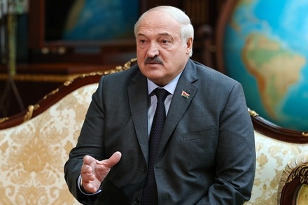 Лукашенко призвал Киев заключить мирный договор с РФ без предварительных условий