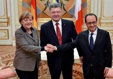 Пётр Порошенко одобрил мирный план Ангелы Меркель и Франсуа Олланда