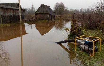 93 человека остаются в зоне подтопления в Новгородской области