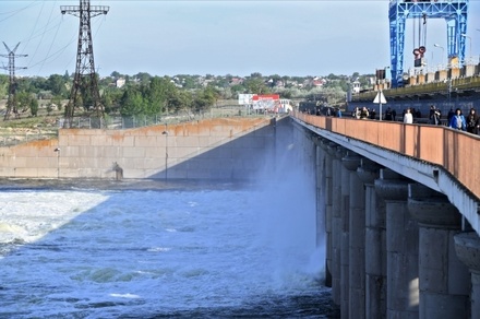 ВСУ обстреляли дамбу Каховской ГЭС