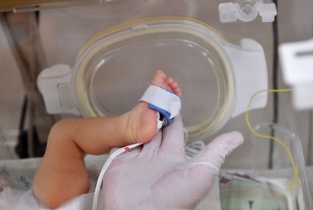 Минздрав рекомендовал проверять на коронавирус всех новорождённых