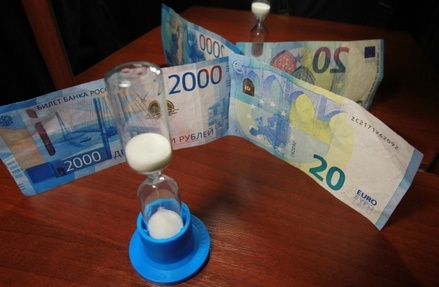 В Евросоюзе могут установить лимит по приёму наличных в 10 тысяч евро