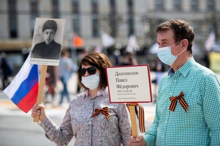Эксперт призвал не забывать о масках во время празднования 9 Мая