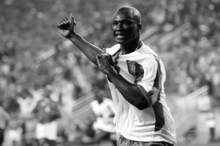 Легенда сборной Сенегала по футболу Папа Буба Диоп скончался в возрасте 42 лет