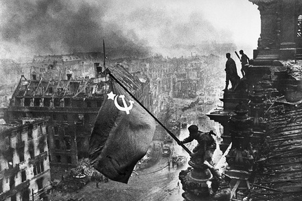 Дипломат заявил о непризнании Западом СССР как победителя во Второй мировой войне