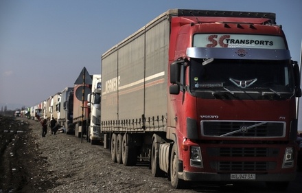 Перевозчики рассказали о крупных убытках российских компаний из-за задержки фур на границе с Польшей