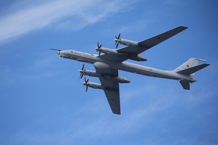 ВМФ уже в этом году получит первый модернизированный противолодочный Ту-142