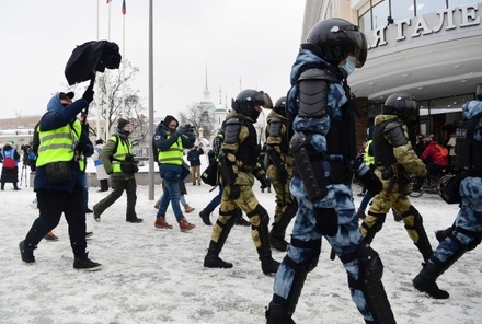 СЖР сообщил о задержании 35 журналистов на несогласованных акциях