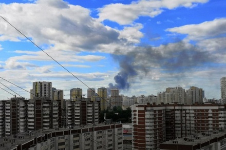 Площадь пожара в промзоне в Екатеринбурге достигла 2200 квадратных метров