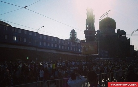 Десятки тысяч мусульман вышли на улицы Москвы в честь Ураза-байрама