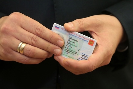 Сотовые операторы предложили включить в электронные паспорта сим-карты