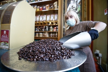 В Турции ввели квоту на покупку кофе и сахара из-за обвала лиры