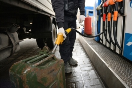 Дефицит бензина в Хабаровске спровоцировал рост цен на такси вдвое