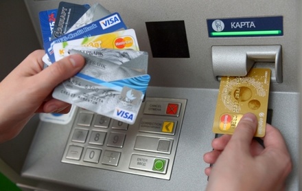 Хакеры из Томска похищали деньги с банковских карт через систему Android