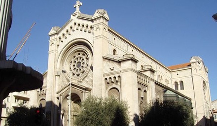 Неизвестный ворвался в церковь в Ницце, выкрикивая угрозы