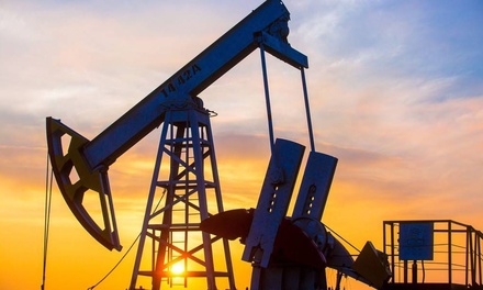 В США призвали ответить на «чрезмерную» добычу нефти РФ и Саудовской Аравией