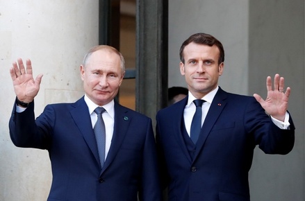 Президенты России и Франции обсудили борьбу с пандемией коронавируса