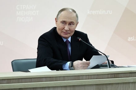 Владимир Путин поручил активизировать продвижение российских брендов за рубежом