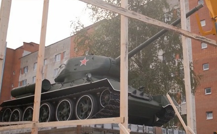 В Ивангороде открыли памятник Т-34