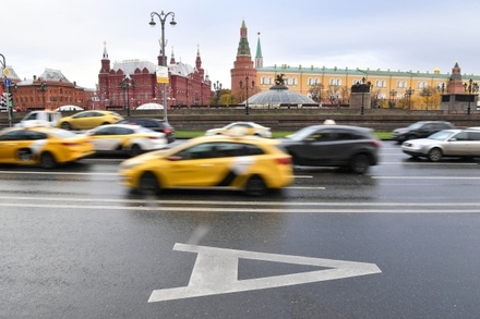 7 ноября автомобилистам Москвы запретят проезд по выделенным полосам