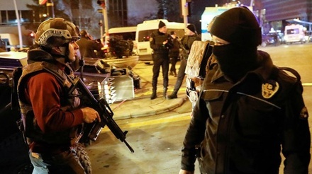 Вооружённый человек открыл огонь возле посольства США в Турции