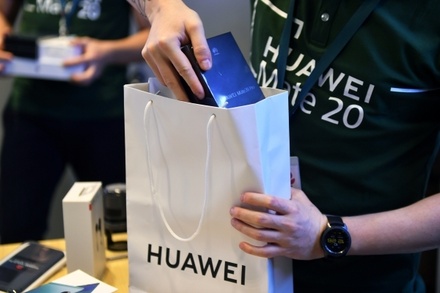 Хакеры пообещали появление телефонов Huawei с перепрошивкой через полгода