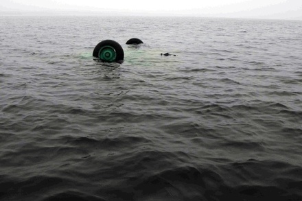 Тела погибших при падении Ми-8 в Охотское море подняли на поверхность