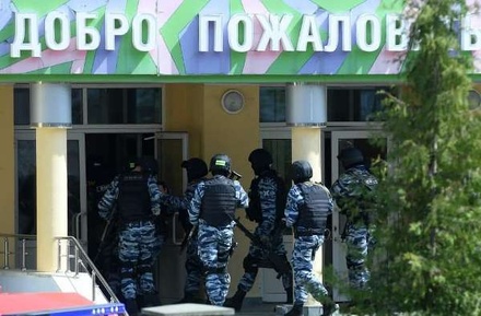 Число погибших при стрельбе в школе Казани выросло до 11