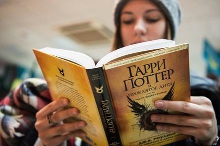 Опрос: более 82% россиян хотели бы поговорить с литературными героями