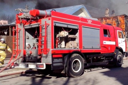 В Нижнем Тагиле крупный пожар произошёл на мебельной фабрике