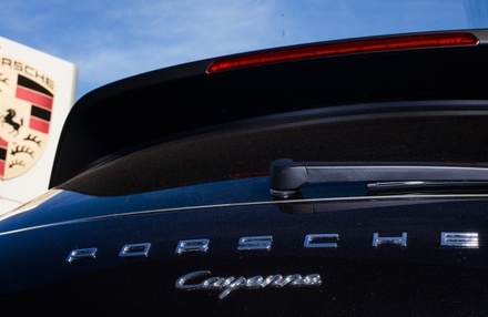 В России объявили об отзыве 14,5 тысячи автомобилей Porsche Cayenne