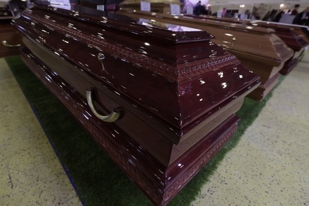 Жители Великобритании начали арендовать гробы из-за подскочивших цен