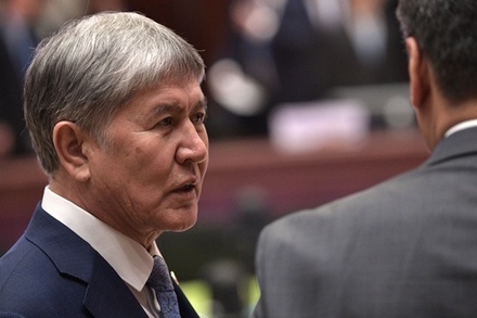 Алмазбеку Атамбаеву продлили арест до 26 октября