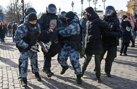 МВД: в России на несогласованных акциях задержаны 3,5 тысячи человек