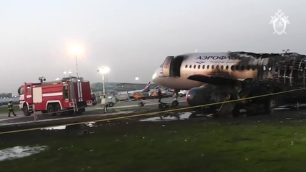 СМИ опубликовали переговоры экипажа сгоревшего самолёта и диспетчеров