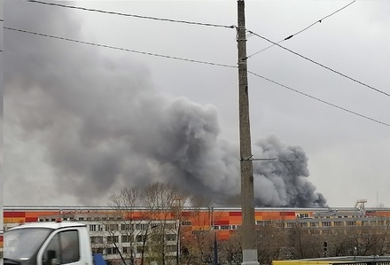 На юго-востоке Москвы загорелся склад