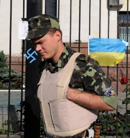 Из-за нападения на посольство РФ в Киеве открыли дело о хулиганстве 