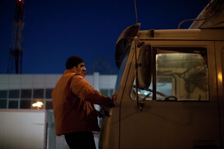 Власти Москвы продлили на год запрет на въезд грузовиков свыше 12 тонн