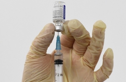 Первым компонентом вакцины от коронавируса в РФ привились около 46 млн человек