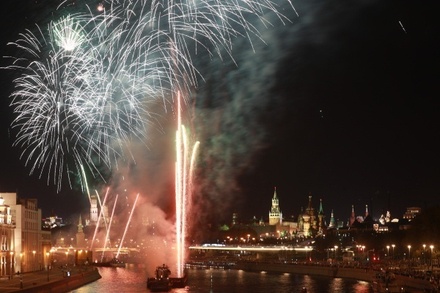 В Москве фейерверк по случаю Дня города продлился 5 минут