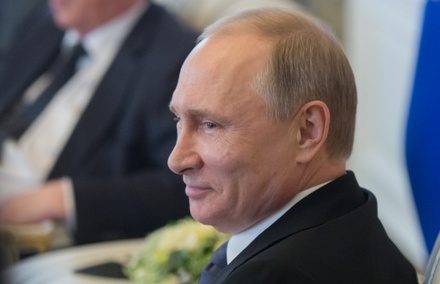 Путин заявил о преодолении экономического спада в России