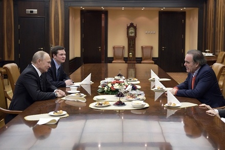 Владимир Путин встретился с Оливером Стоуном в Москве
