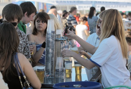 Минздрав поддержал идею запрета продажи алкоголя лицам до 21 года